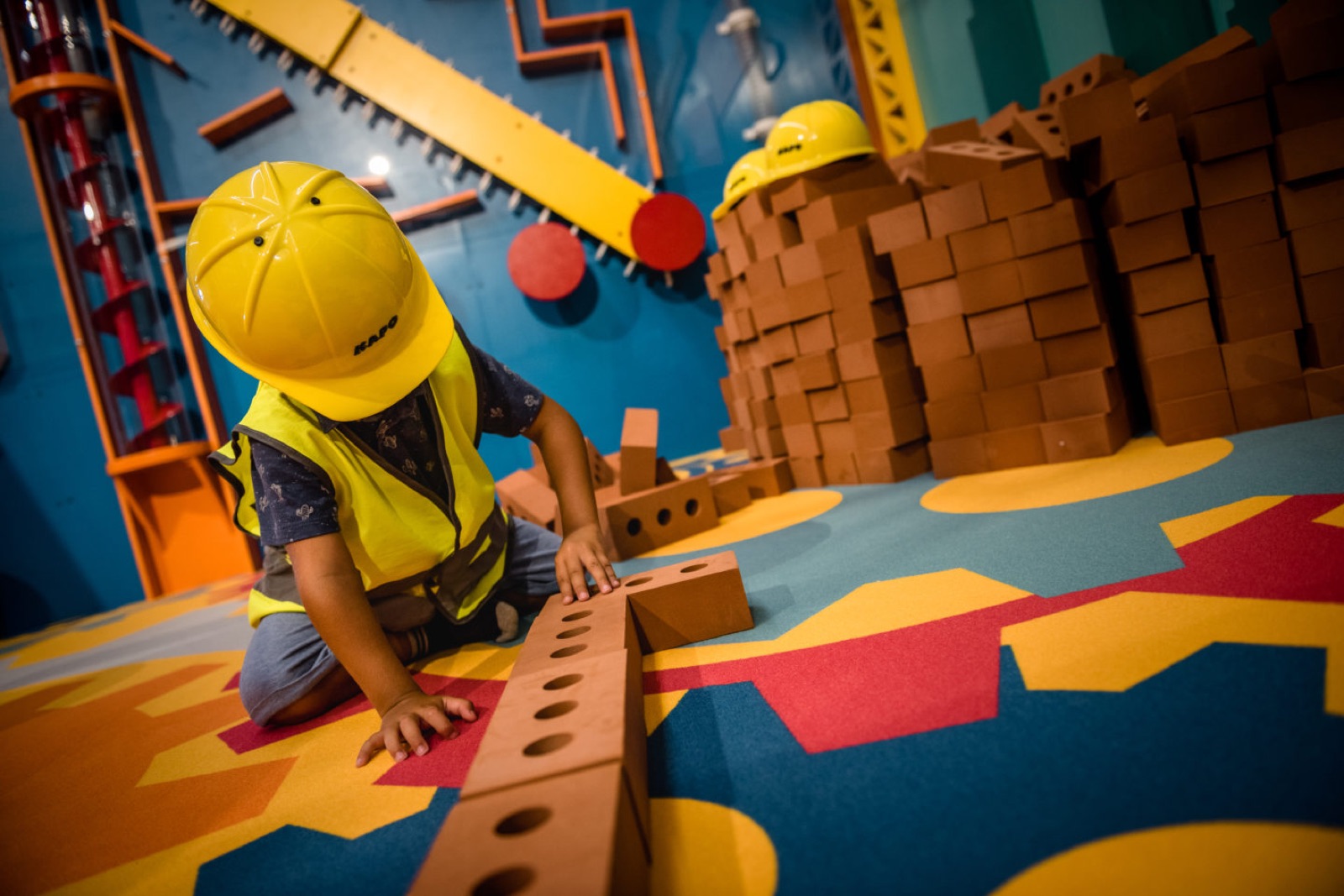 Bambino al lavoro nel ThinkLab
